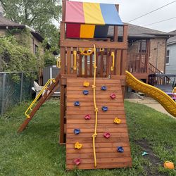 Play set located in Elmwood Park, IL