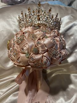 Rose Gold Crown/ Light Pink Bouquet 