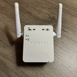 Netgear  Wifi Extender