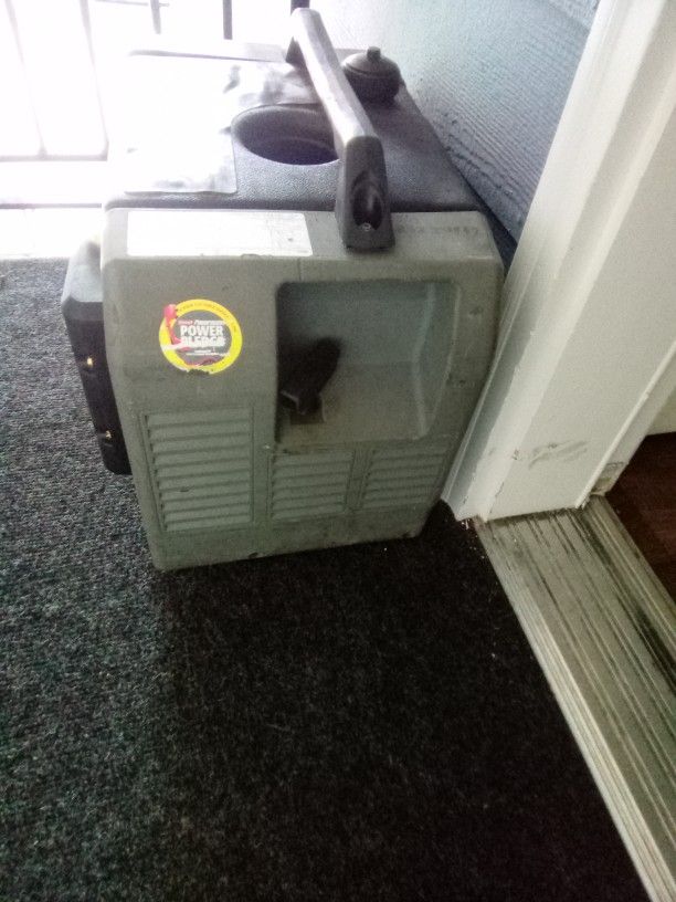 Powermate 1850 Generator Strong Motor, Electric Outlets All Work