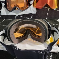Oakley 2.0 (Matte Black w/ Persimmon) XS Youth Snow Goggles R2401
