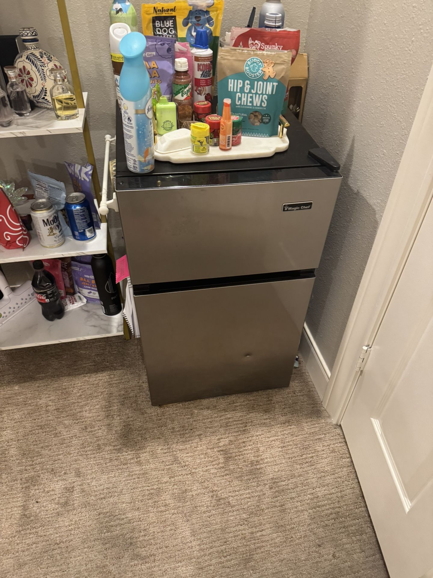 Magic Chef Mini fridge