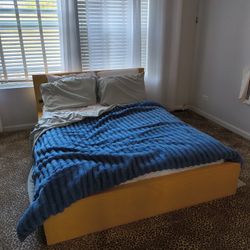 Bed Stand With Mattress And Cover