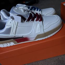 Lv Shoes 300$
