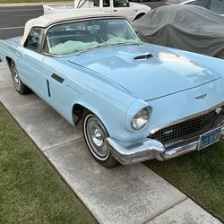 1957 Ford Thunderbird