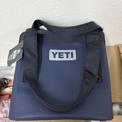 YETI  Camino Carry All Tote Bag 20 L Color Navy 