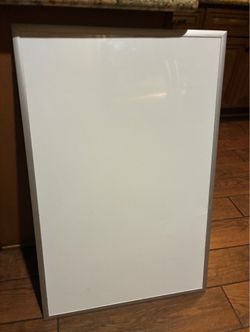 23" x 35" Aluminum Frame Whiteboard