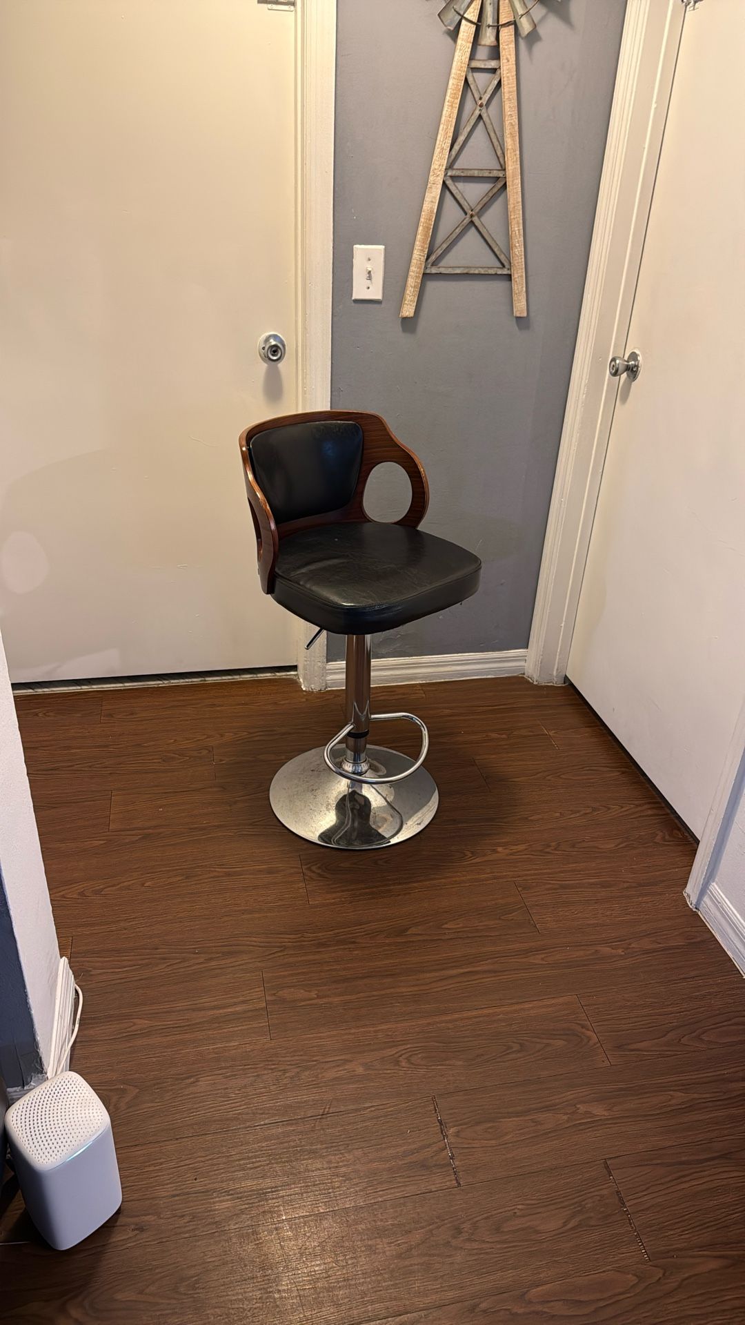 Beautiful Stool Leather And Wood Backrest