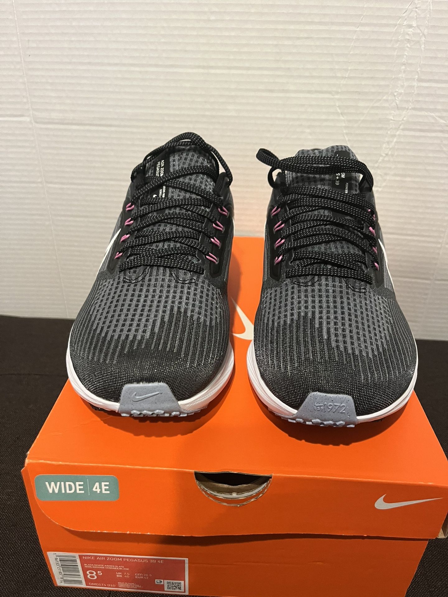Nike Air Zoom Pegasus 39 Black Pink Running Shoes Men's Size 8.5 Wide 4E