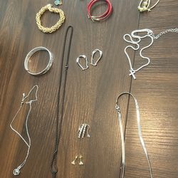 Fashion Jewelry Bundle – Multiple Pieces – Great Condition
