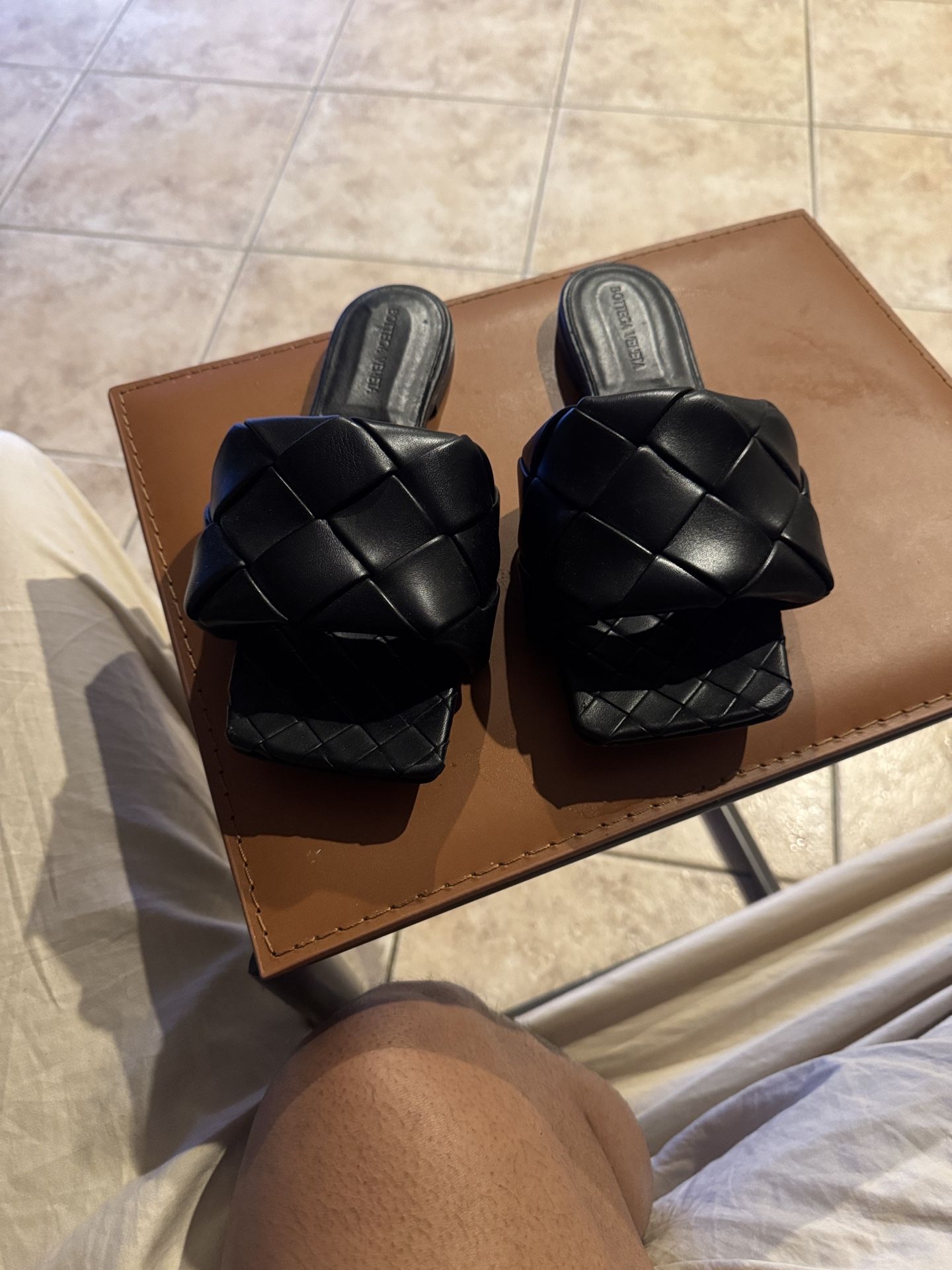 Bottega Veneta Lido Intrecciato Leather Mule 39.5 – Black – New w/Dust Bag