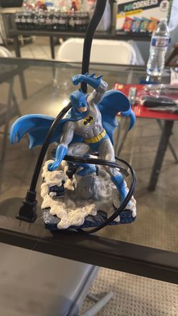 Batman Statue Lamp with Street Light