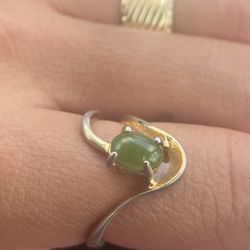 18KT HGE Vintage Gold Ring Jade Stone 