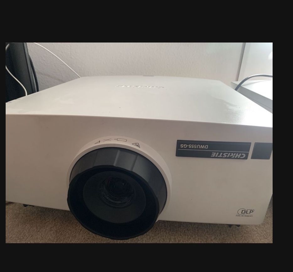 Christie Projector DWU555-GS