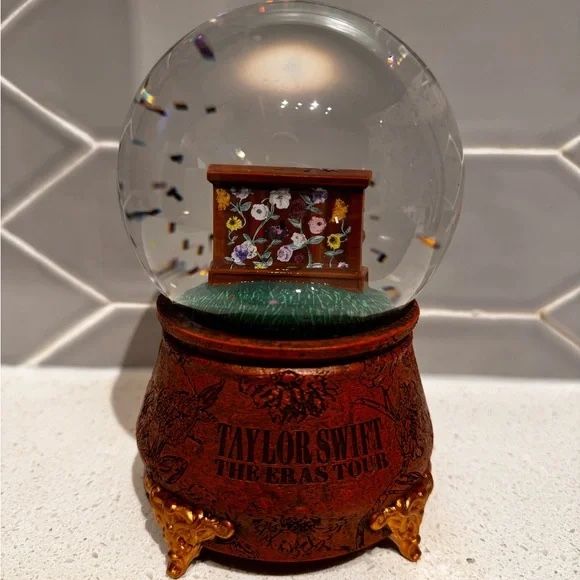 Taylor Swift Eras Tour Snow globe 