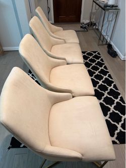 LUXURY MODERN DINING CHAIRS – SET OF 4 – CREAM UPHOLSTERED & GOLD METAL BASES