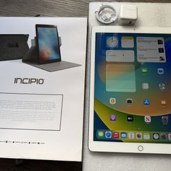 iPad Pro 12.9”, 1st Gen, 128GB, WiFi , Like New Condition For $180 Firm
