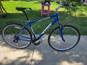 Fuji Monterey Bicycle