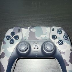 GREEN CAMO PS5 CONTROLLER