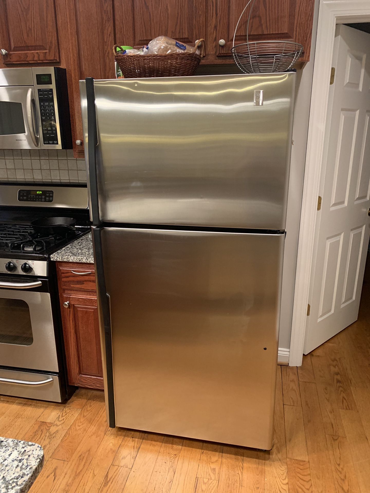 GE refrigerator excellent condition