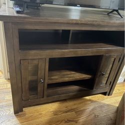 Brown TV stand (Wood) 