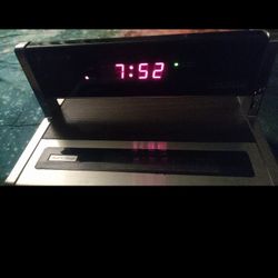 Zenith clock radio