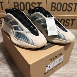 Yeezy 700 V3 ‘Kyanite’ Size 10