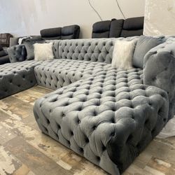 3PC Gray Velvet Bollywood Sectional (143Lx71Wx33H)
