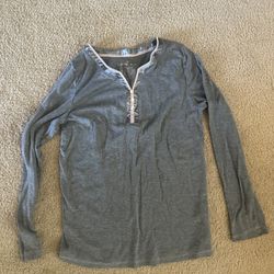 Liz Claiborne gray pajama top