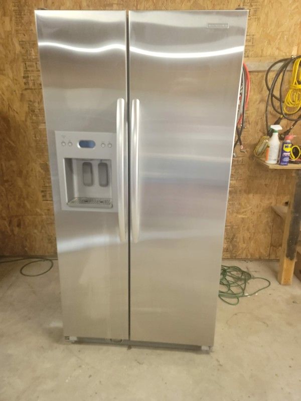 KITCHEN AID REFRIGERATOR