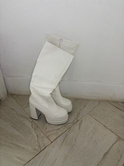 White platform Boota