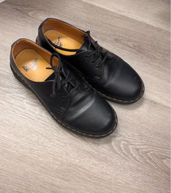Doc Marten smooth leather Oxford