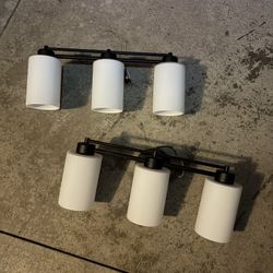 2 Vanity Lights