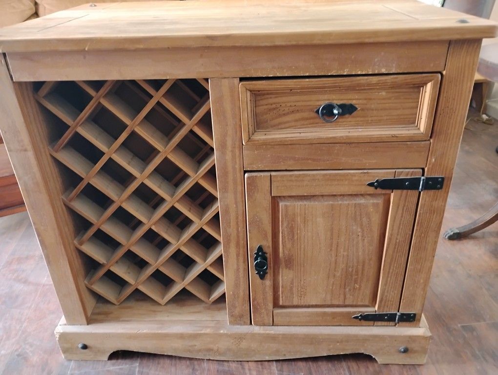 Knotted Pine Wine Rack With Side Table Bar
