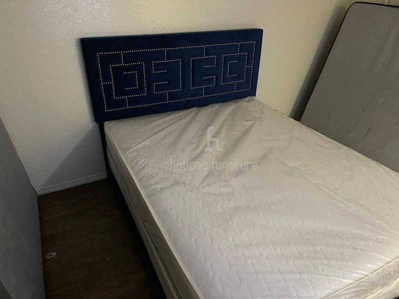 Queen Bed With Mattress