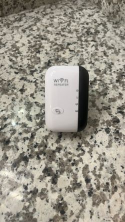 Plug-in WiFi repeater