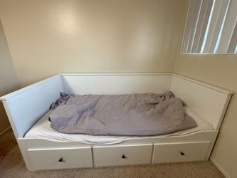 IKEA hemnes day bed