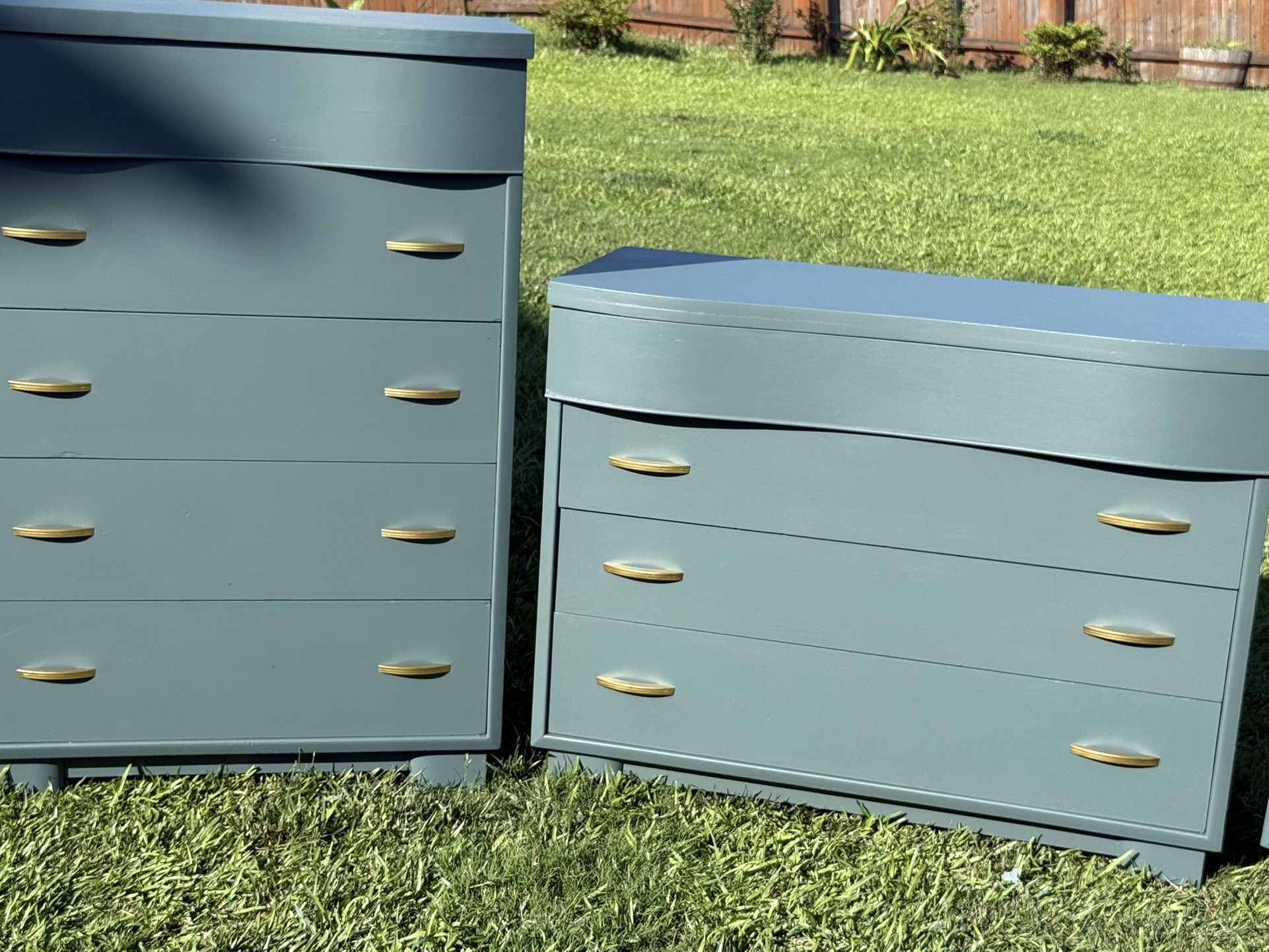 Huntley Furniture Set