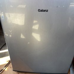 Mini Fridge 