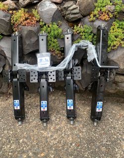 4 B&L scissor jacks for trailer