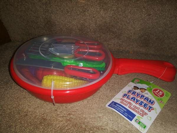 Frypan Playset! Utensils and Playfood! 15 piece set! Brand New! 
