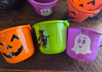 Brand new Projector light up Halloween Bucket