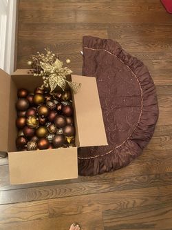 Tree Skirt , Tree Topper And Ornaments