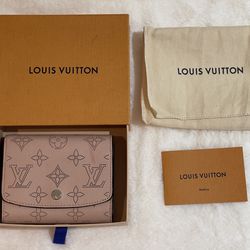 Authentic GUC Louis Vuitton Iris Mahina Portefeuille Compact wallet In Magnolia