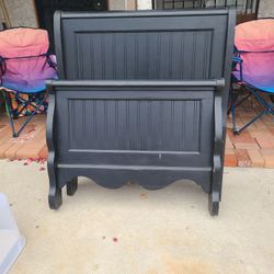 Sleigh Bed - Twin