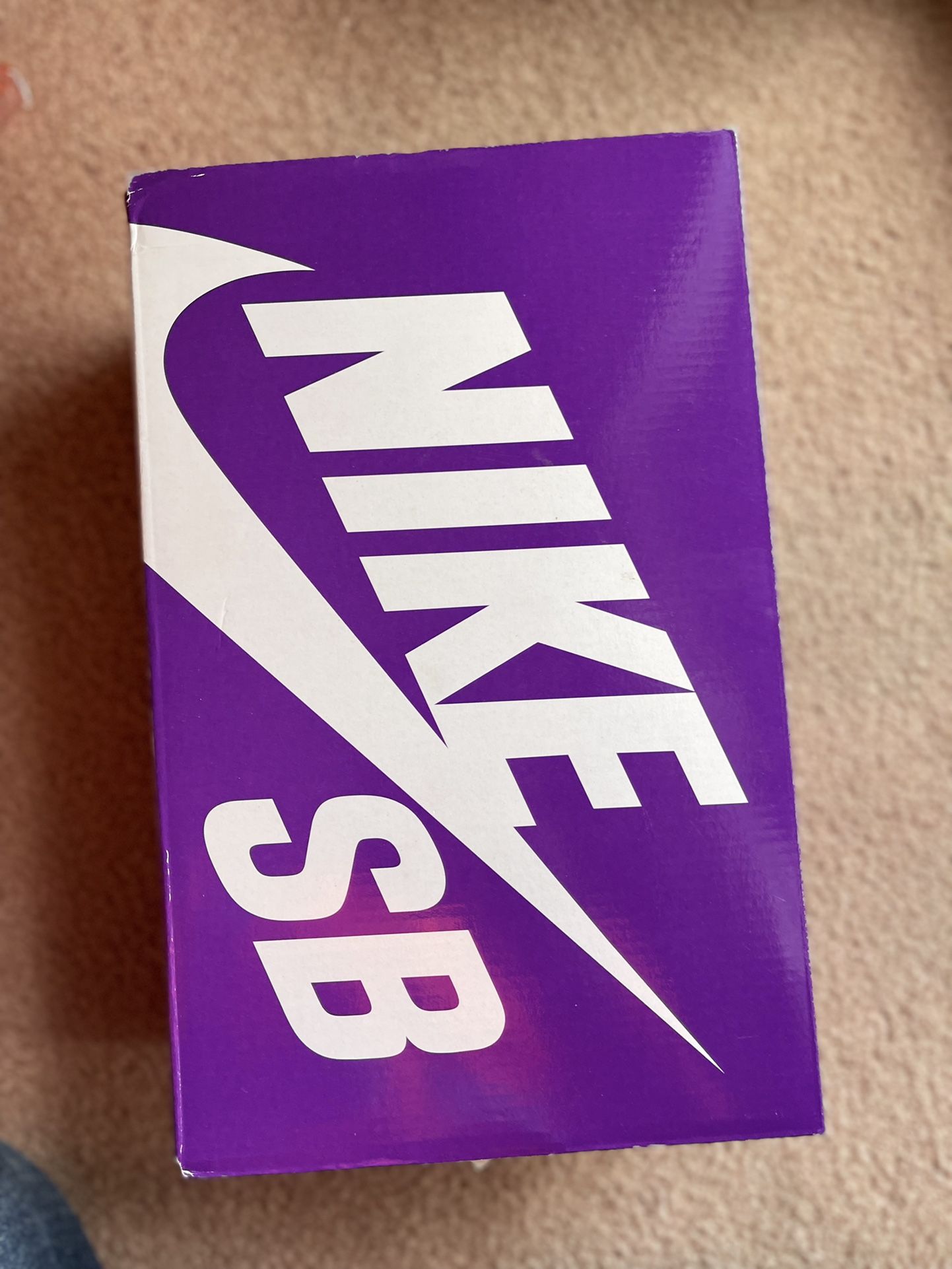 Nike SB Low Wheat Size 8M/9.5W