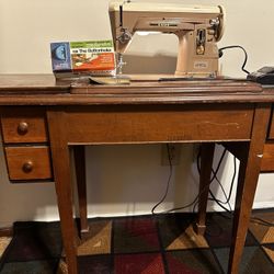 Vintage Singer Sewing Machine 