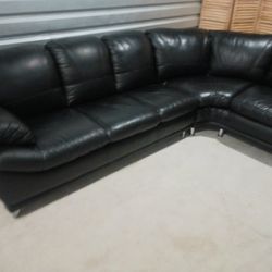 SECTIONAL GENUINE 100% LEATHER BLACK COLOR.. DELIVERY SERVICE AVAILABLE 🚚⚡🚚