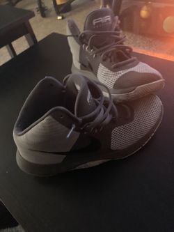 Size 7 men Nike