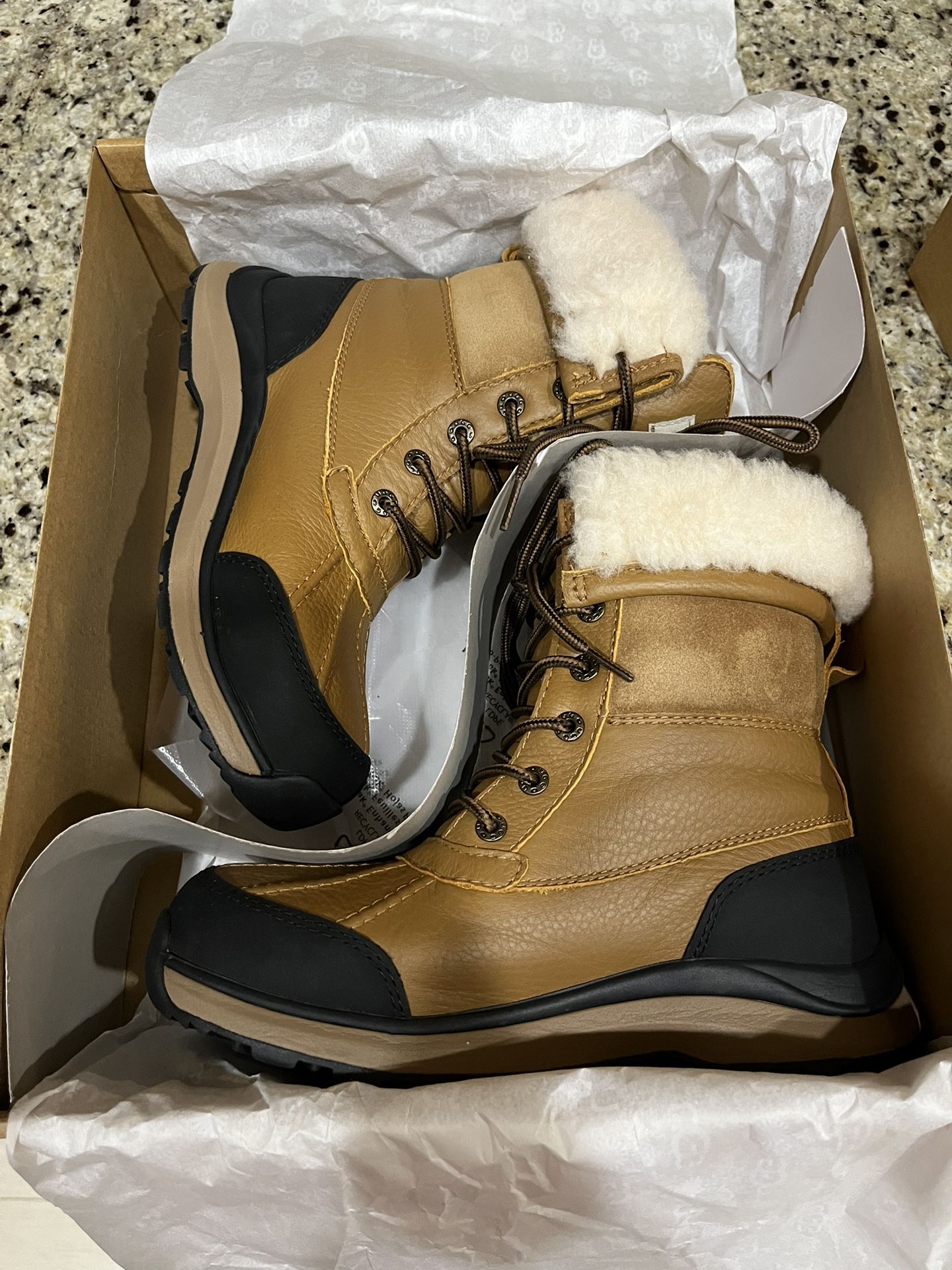 UGG
